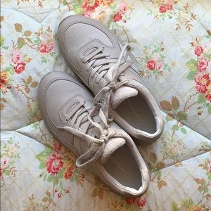 Worn twice! Everlane Trainer Sneaker W8 M6 Grey!